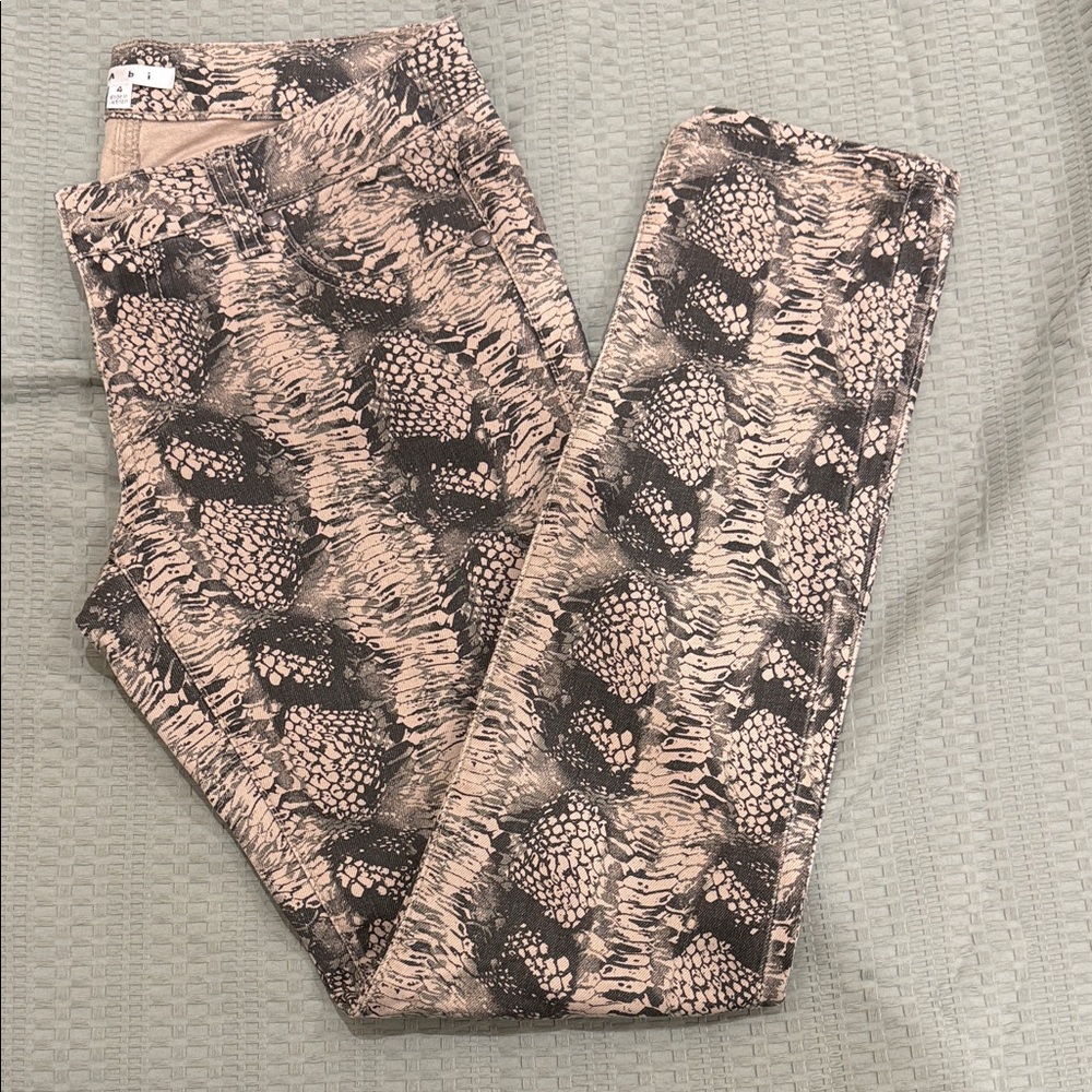 🌹 - 4/$30 CAbi Black and Tan Patterned Pants